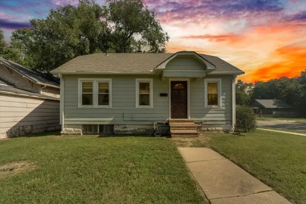 350 E Clark Ave, Augusta, KS 67010