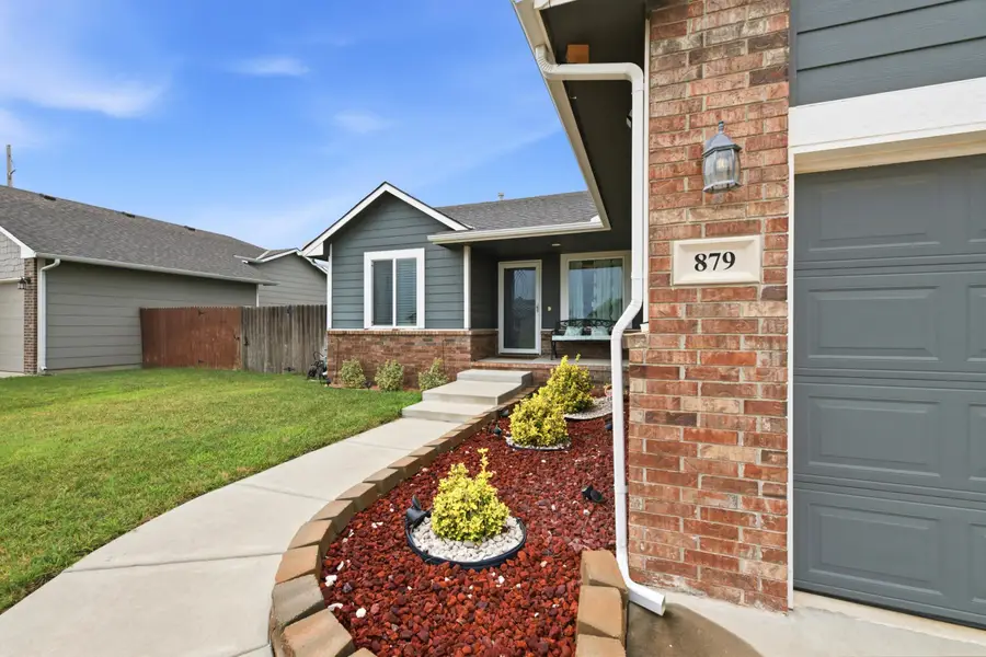 879 S Cattail Cir, Haysville, KS 67060 - #3