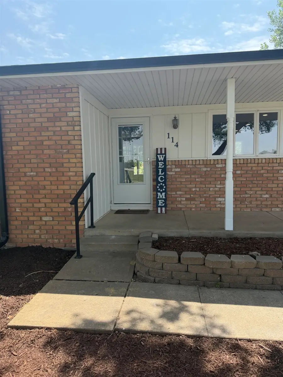114 E Wayne Ave, Salina, KS 67401 - #2