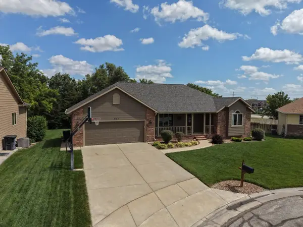 941 Twin Oaks Dr., Salina, KS 67401