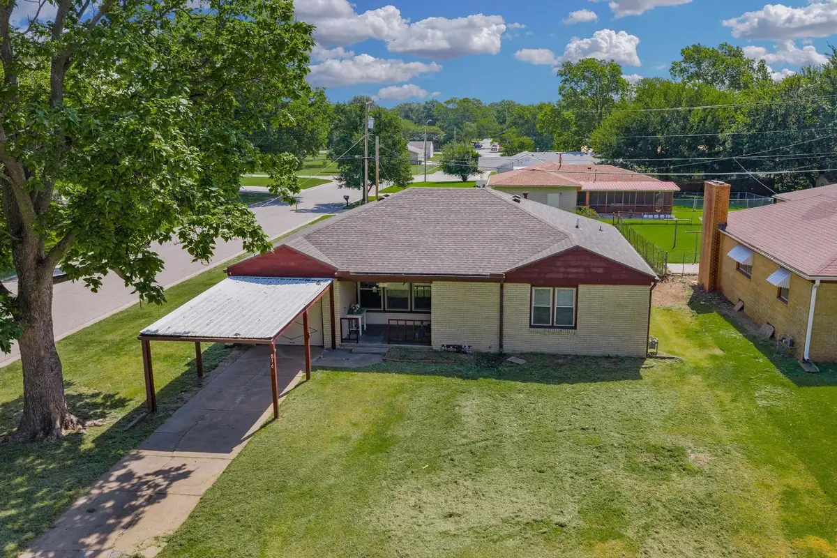 816 N Lincoln, Belle Plaine, KS 67013 - #1