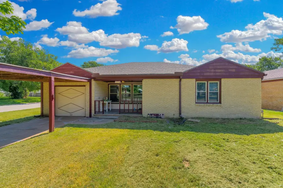 816 N Lincoln, Belle Plaine, KS 67013 - #2
