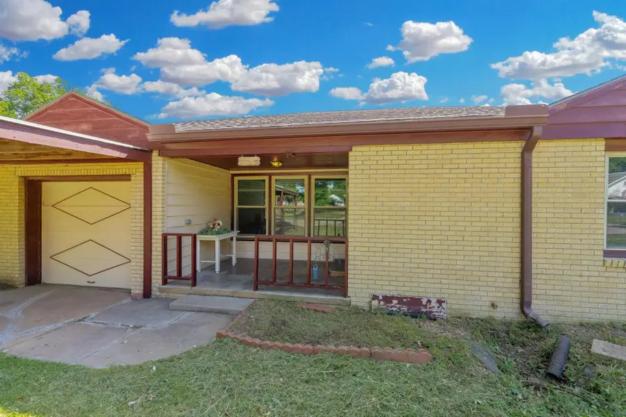 816 N Lincoln, Belle Plaine, KS 67013 - #3