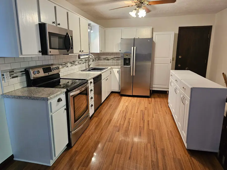 620 Scott Ave, Salina, KS 67401 - #3