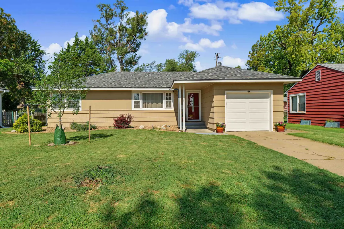 1938 Larson St, Salina, KS 67401 - #1