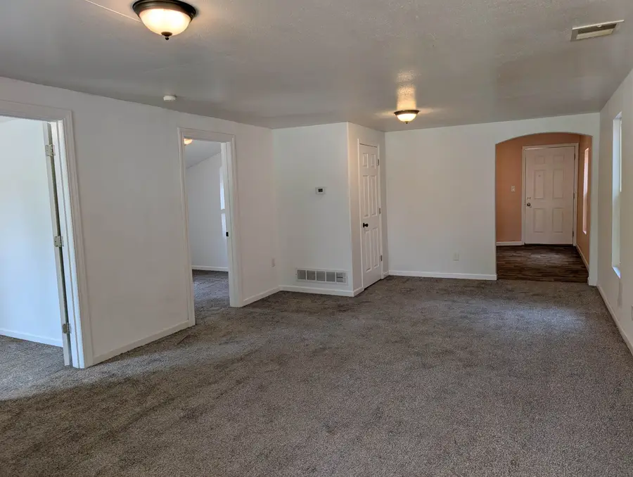 502 E 10th, Newton, KS 67114 - #2