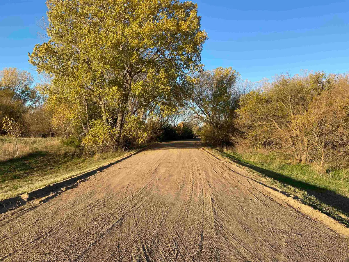 1658 W Ashleigh Ln., Milton, KS 67106 - #1