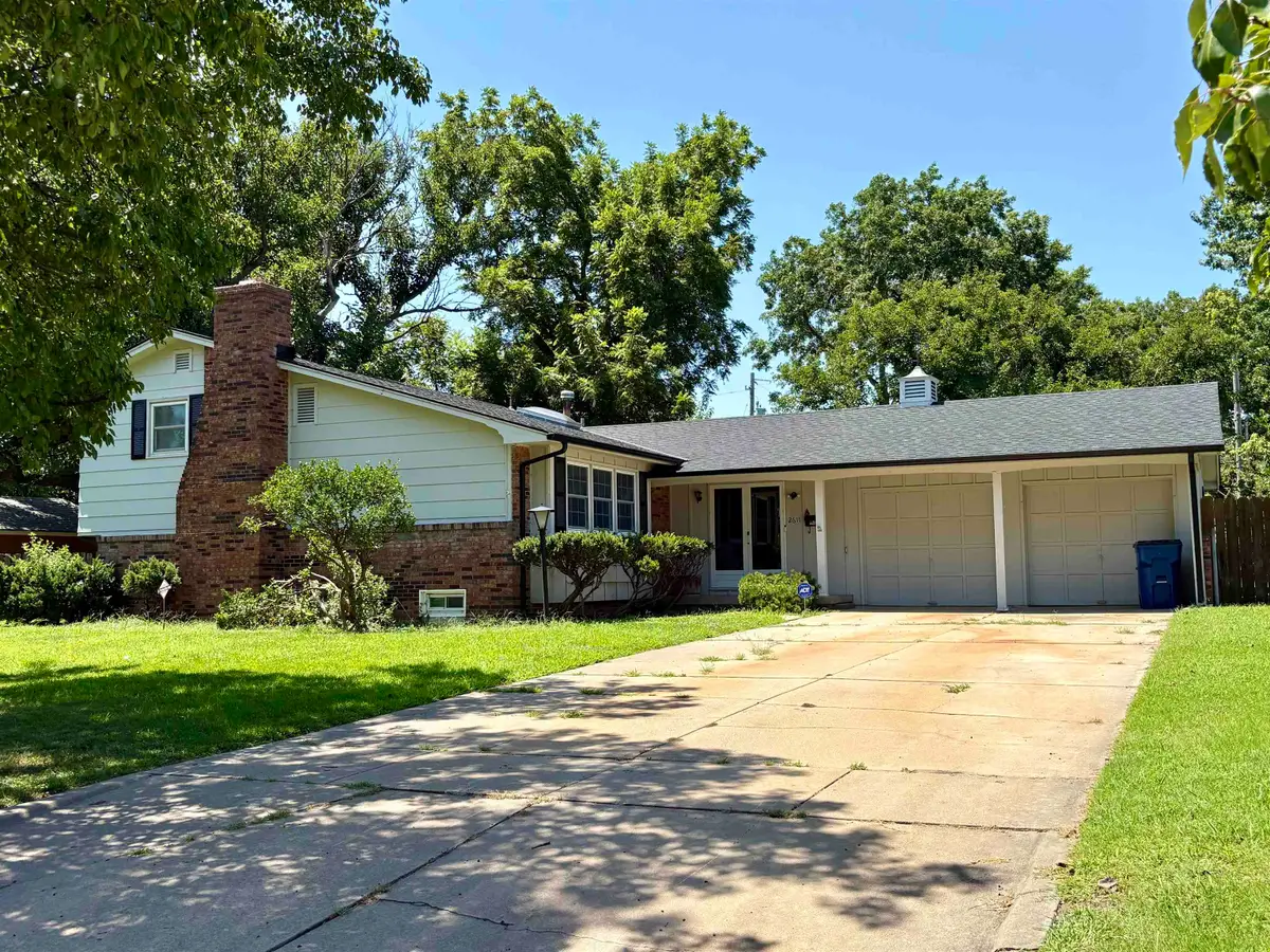 2611 S Laura Ave, Wichita, KS 67216 - #1