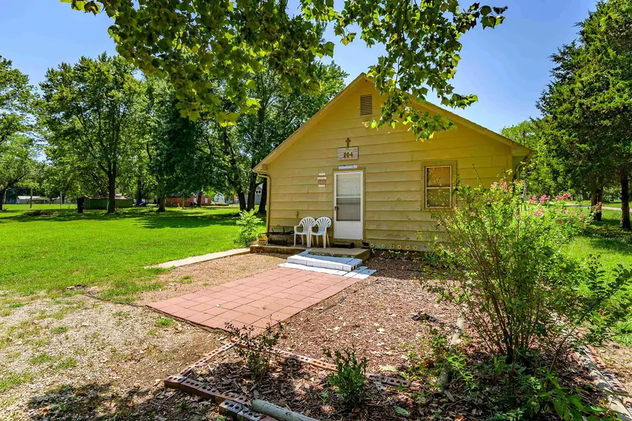 204 East St, Fall River, KS 67047 - #3