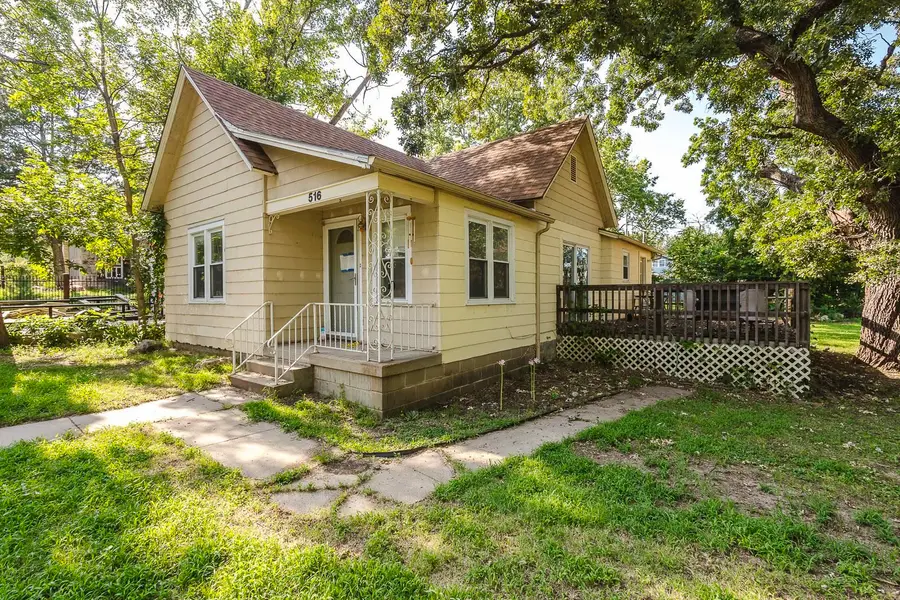 516 W Carr Ave, El Dorado, KS 67042 - #2