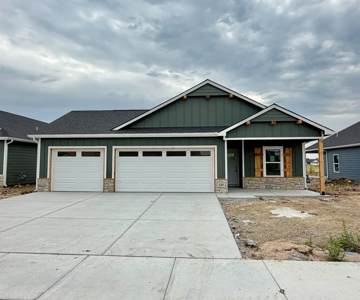 325 N Woodstone St, Derby, KS 67037-7821 - #1