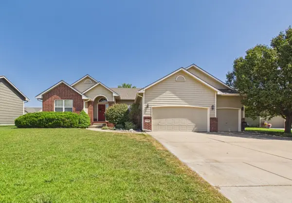 2350 N Castle Rock Ct, Wichita, KS 67228