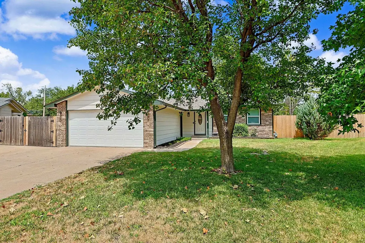 1138 N Summitlawn Ct, Wichita, KS 67212 - #1