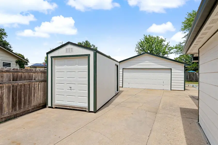 1138 N Summitlawn Ct, Wichita, KS 67212 - #3