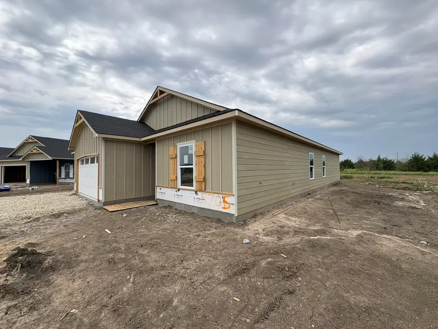 5705 Plumthicket St, Bel Aire, KS 67226 - #2