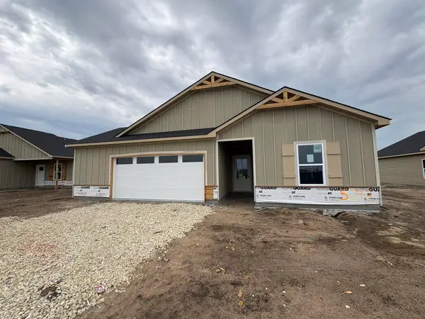 5713 Plumthicket St, Bel Aire, KS 67226