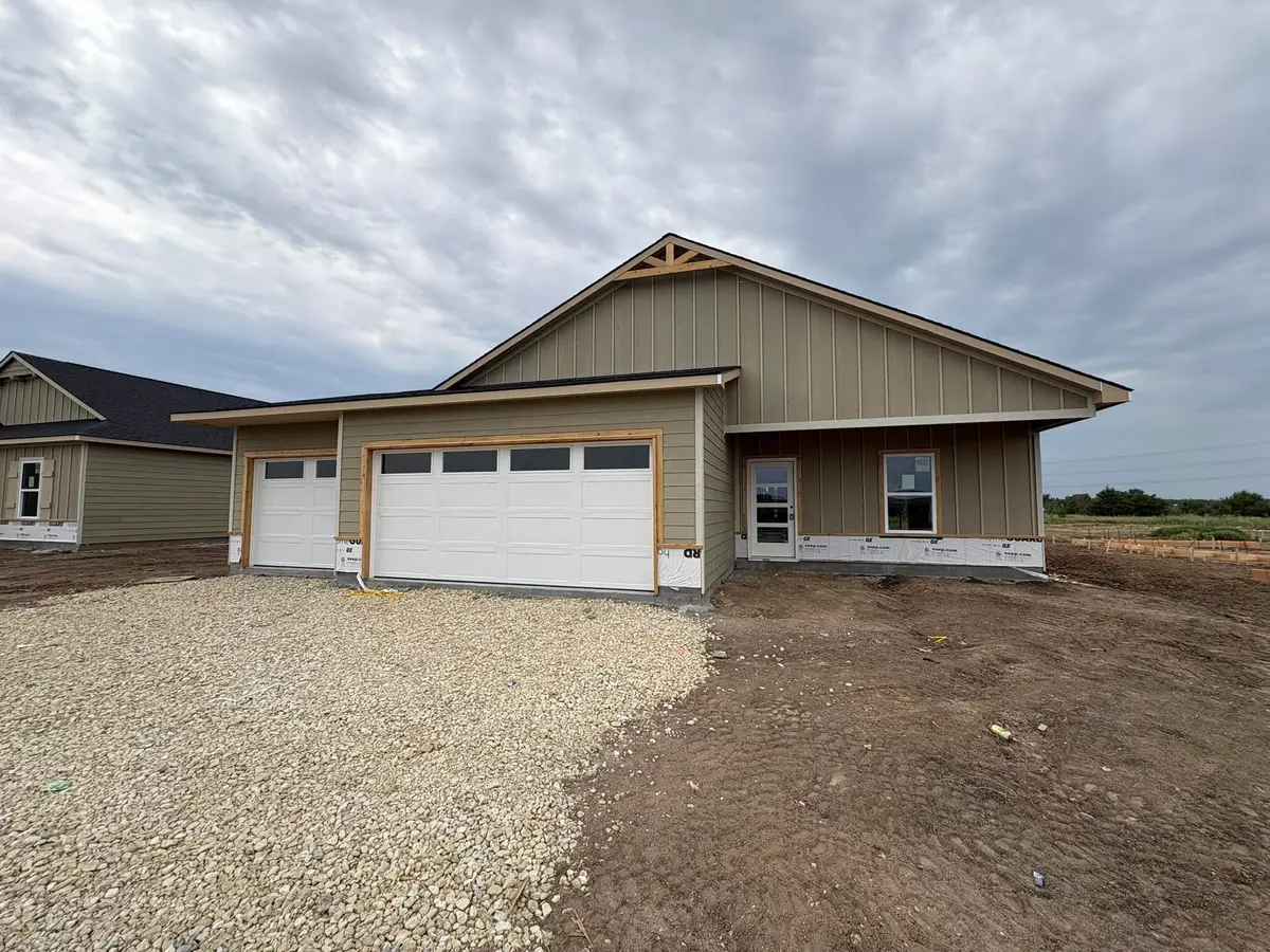 5801 Plumthicket St, Bel Aire, KS 67226 - #1