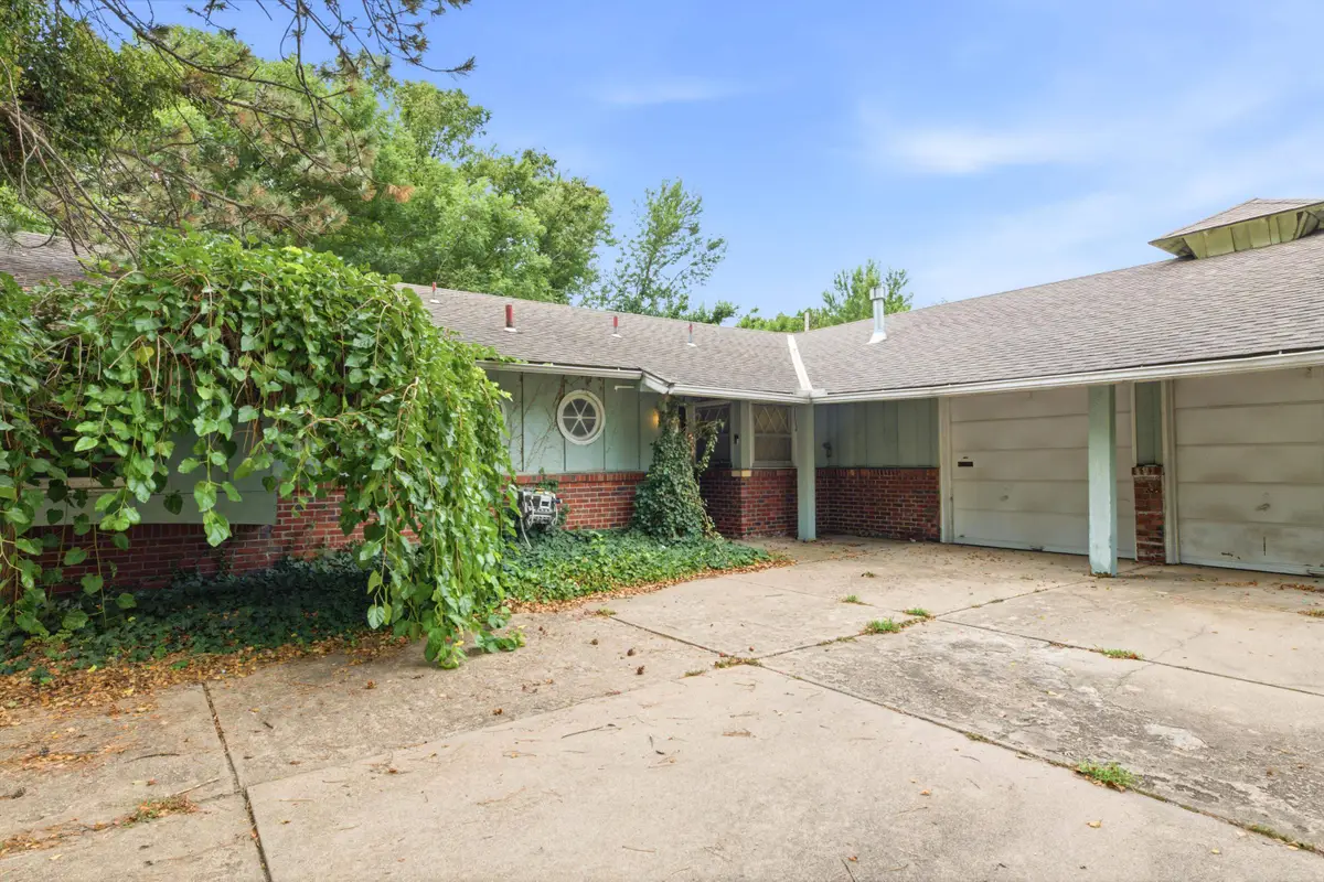 6205 E 11th St N, Wichita, KS 67208 - #1