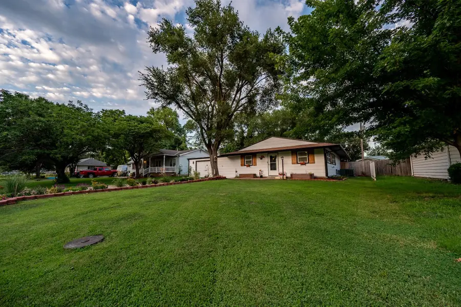 1316 Terrace Dr, El Dorado, KS 67042 - #2