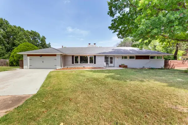 5650 E Coe Dr, Wichita, KS 67208