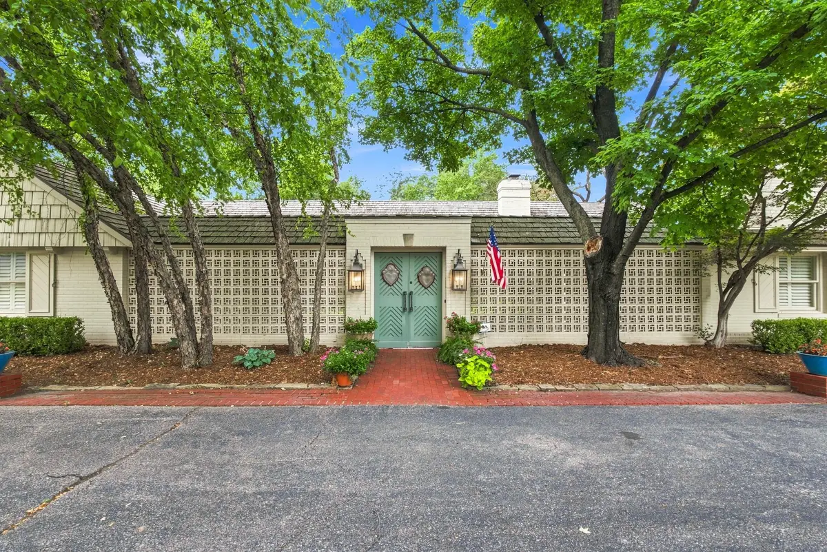 646 N Tara Ln, Wichita, KS 67206 - #1