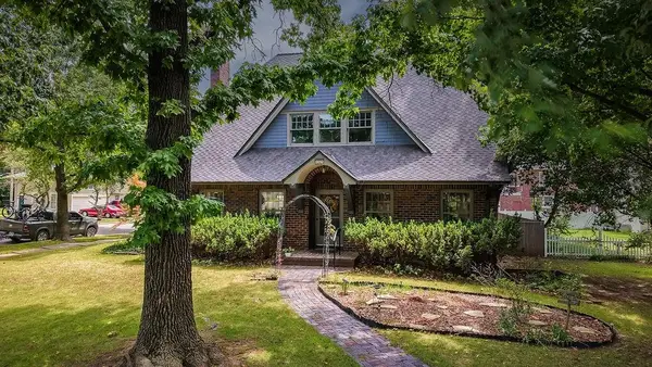 1321 E 9th Ave, Winfield, KS 67156