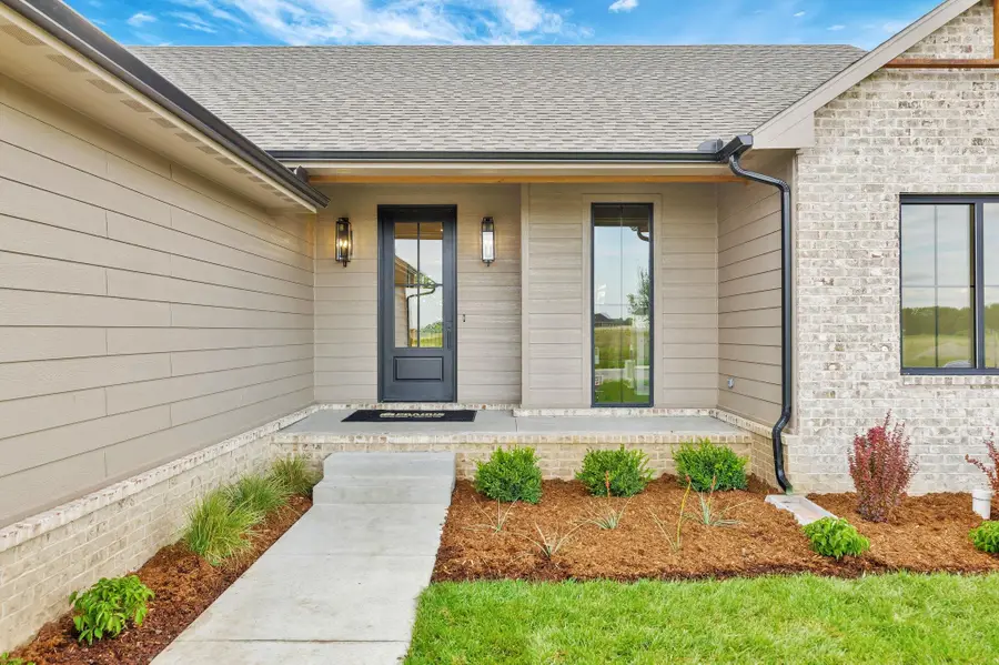 409 N Fielding St, Derby, KS 67037 - #3