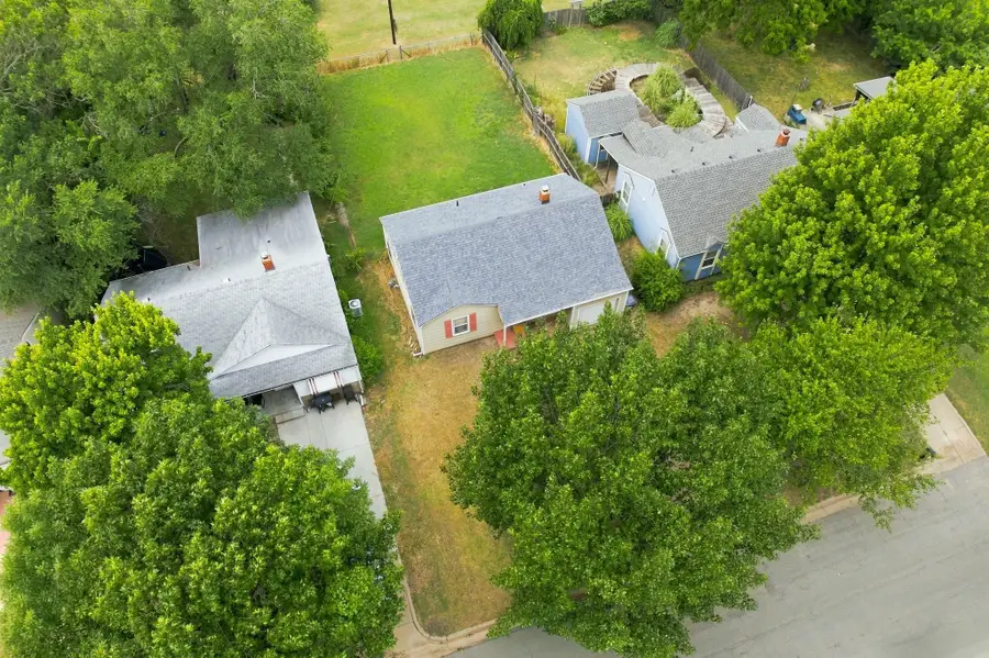 923 N Belmont Ave, Wichita, KS 67208 - #2