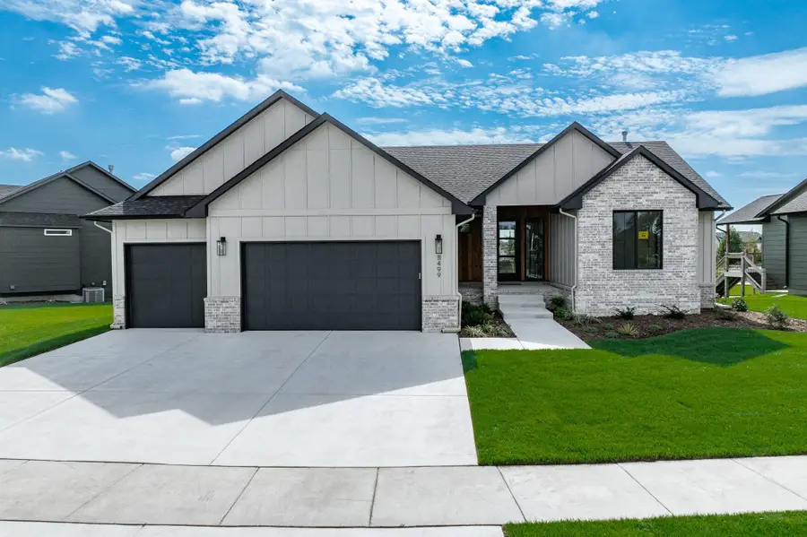 8412 W Pebble St, Maize, KS 67101 - #2