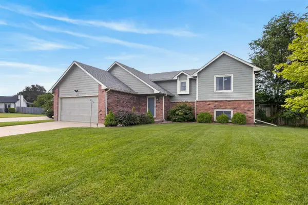 5430 S Stoneborough Ct, Wichita, KS 67217