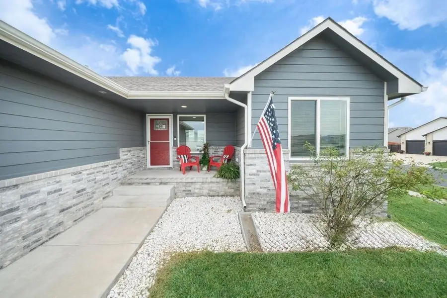 902 N St Andrew Ct, Goddard, KS 67052 - #2