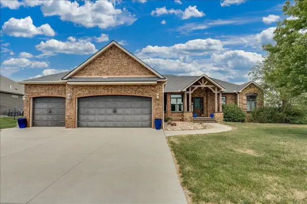 605 Wickersham Dr, McPherson, KS 67460