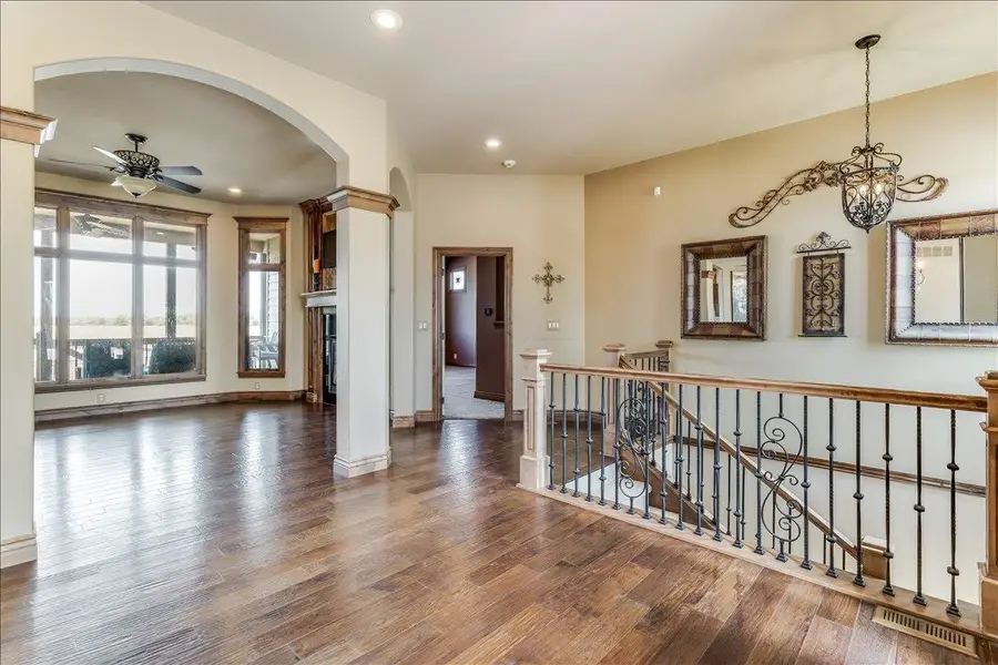 605 Wickersham Dr, McPherson, KS 67460 - #3
