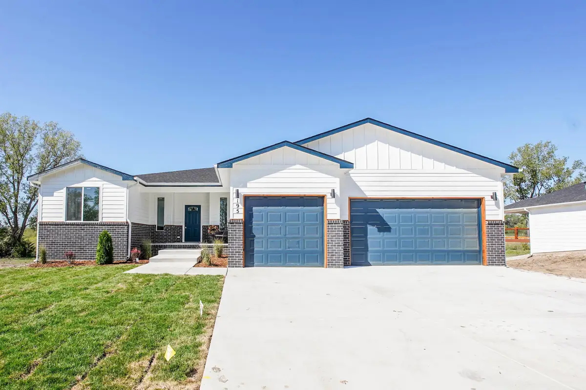195 S Arbor Valley Way, Valley Center, KS 67147 - #1
