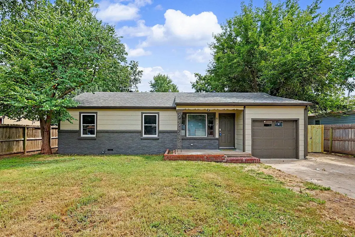 617 W 4th, Haysville, KS 67060 - #1