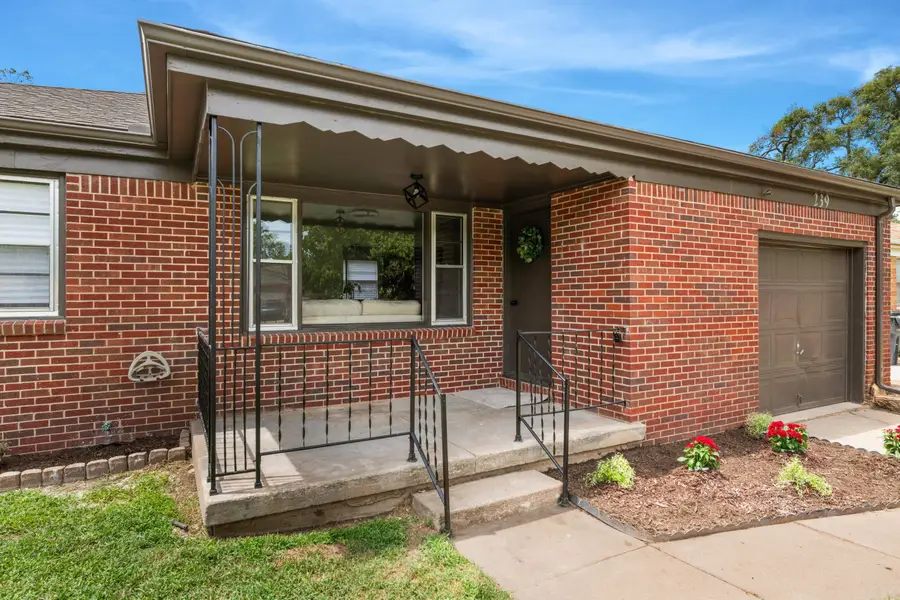 239 Hungerford Ave, Haysville, KS 67060 - #2