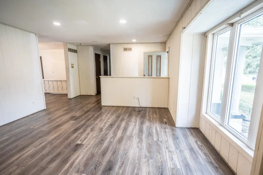209 W Garnett Ct, Garden Plain, KS 67050 - #3