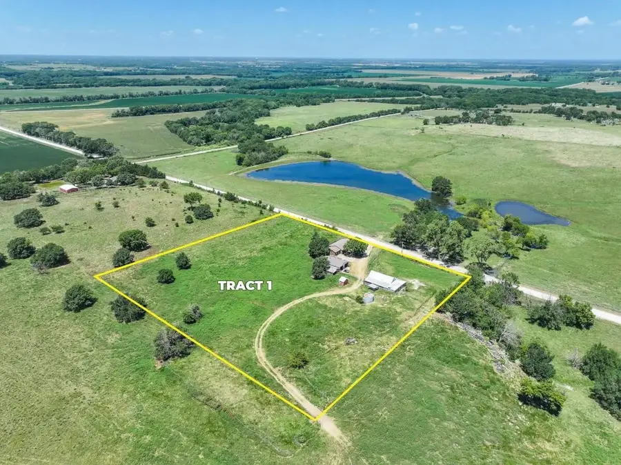 7805 SW 200th St, Douglass, KS 67039 - #2
