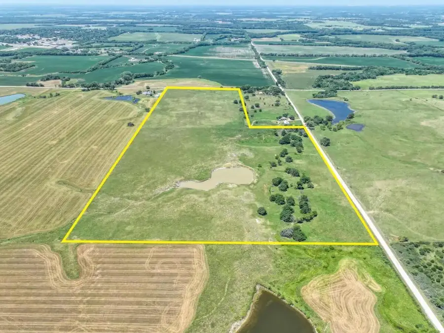 000 SW 200th St, Douglass, KS 67039 - #2