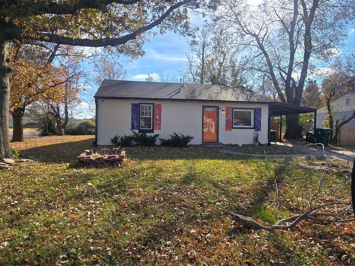 2500 Briggs Ave, Parsons, KS 67357 - #1