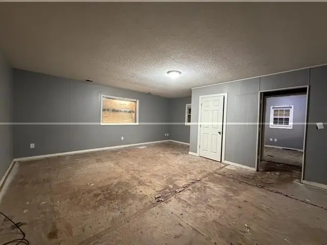 1141 N Madison Ave, Wichita, KS 67214 - #3