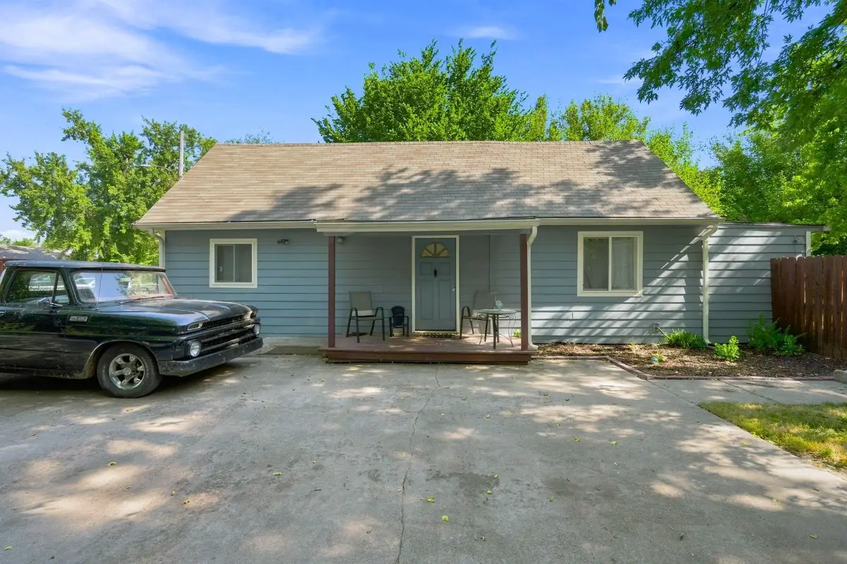 752 N Mount Carmel Ave, Wichita, KS 67203 - #1