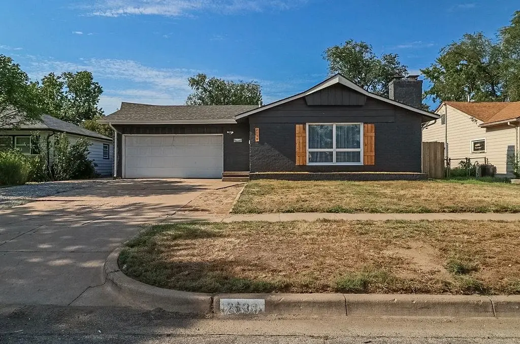 2538 W Columbine Ln, Wichita, KS 67204 - #1