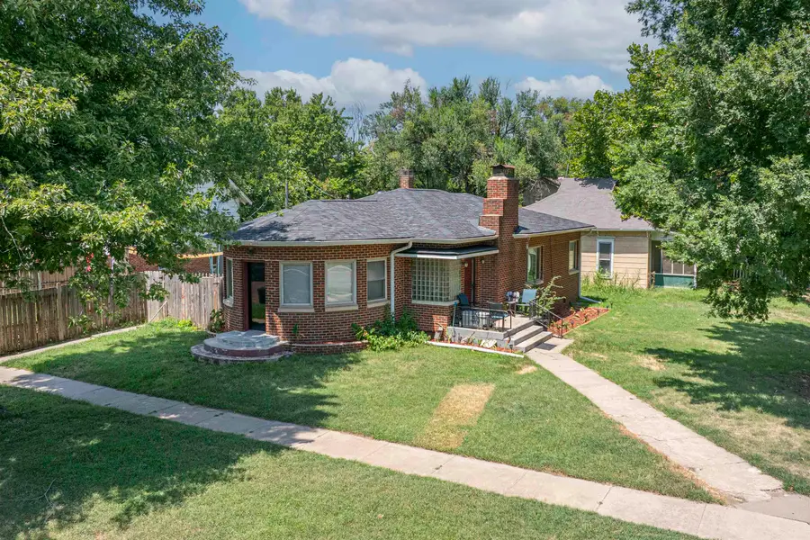 303 N 2nd, Arkansas City, KS 67005 - #2