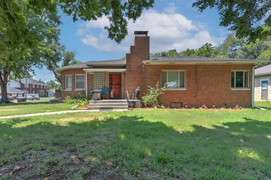 303 N 2nd, Arkansas City, KS 67005 - #3