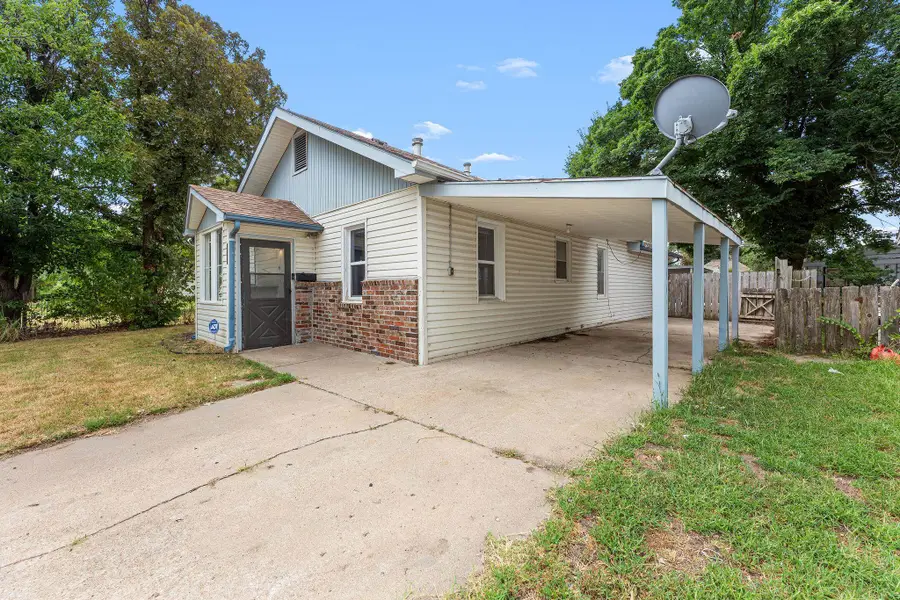 1527 E 6th, Hutchinson, KS 67501 - #2