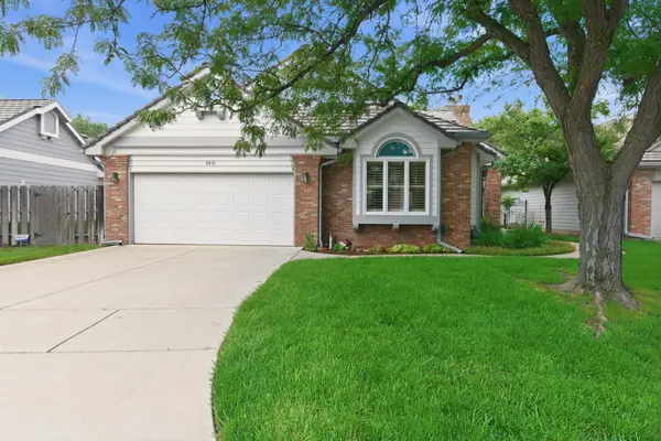 8818 E Bradford Circle, Wichita, KS 67206