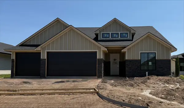 8324 Waterway Ct, Maize, KS 67101