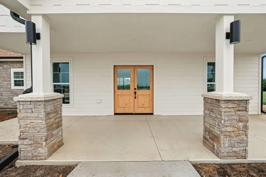 1537 Cedar Point Place, Salina, KS 67401 - #2