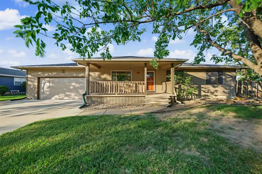 2151 Lewis St, Salina, KS 67401 - #2